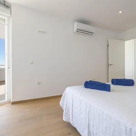 Vacacional En Edificio Torresol, Primera Linea De Playa * نيرخا
