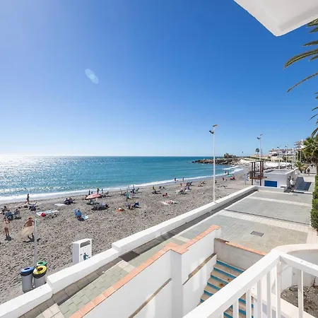 Vacacional En Edificio Torresol, Primera Linea De Playa * نيرخا